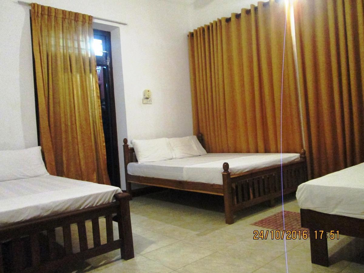 Hotel Blue Whale Jaffna Kültér fotó