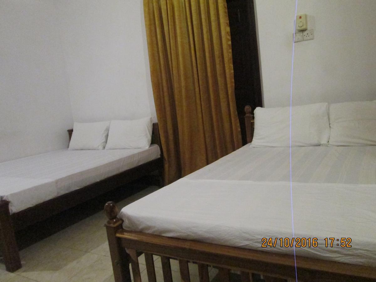 Hotel Blue Whale Jaffna Kültér fotó