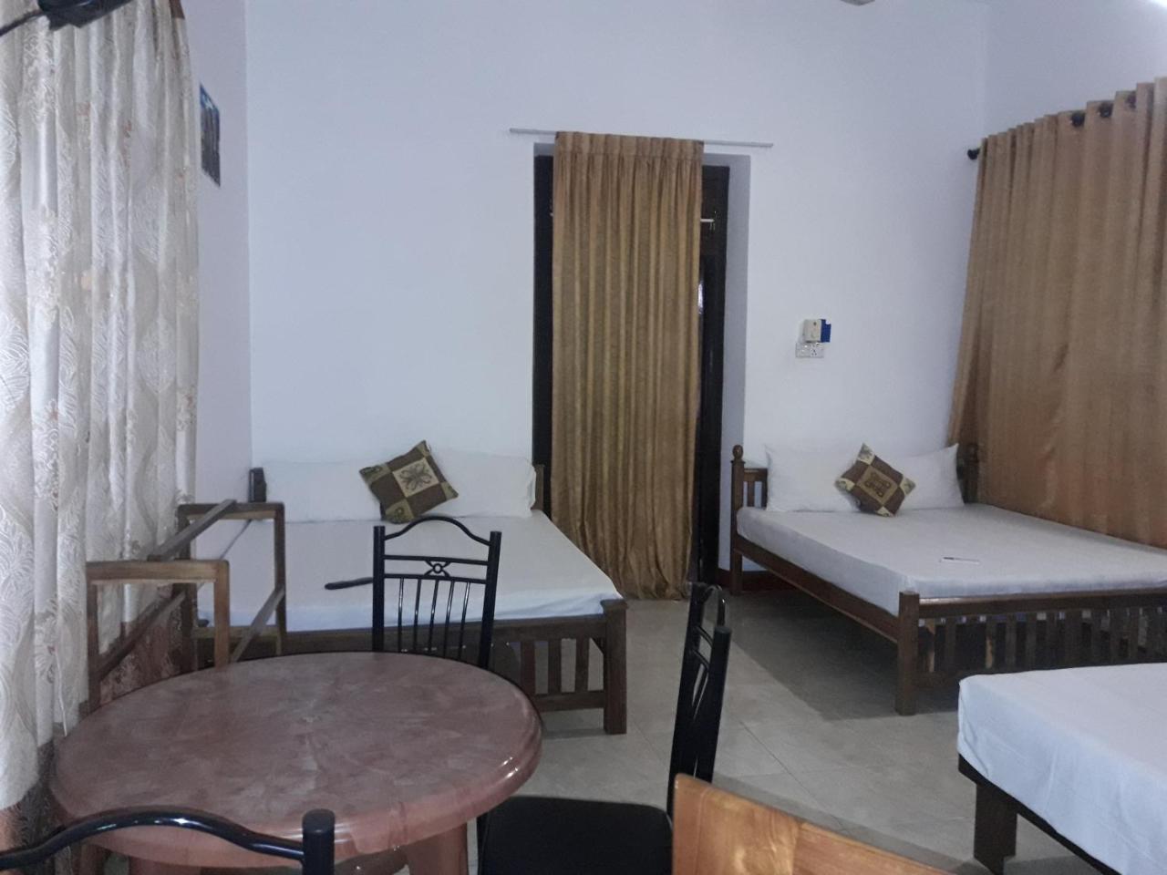 Hotel Blue Whale Jaffna Kültér fotó
