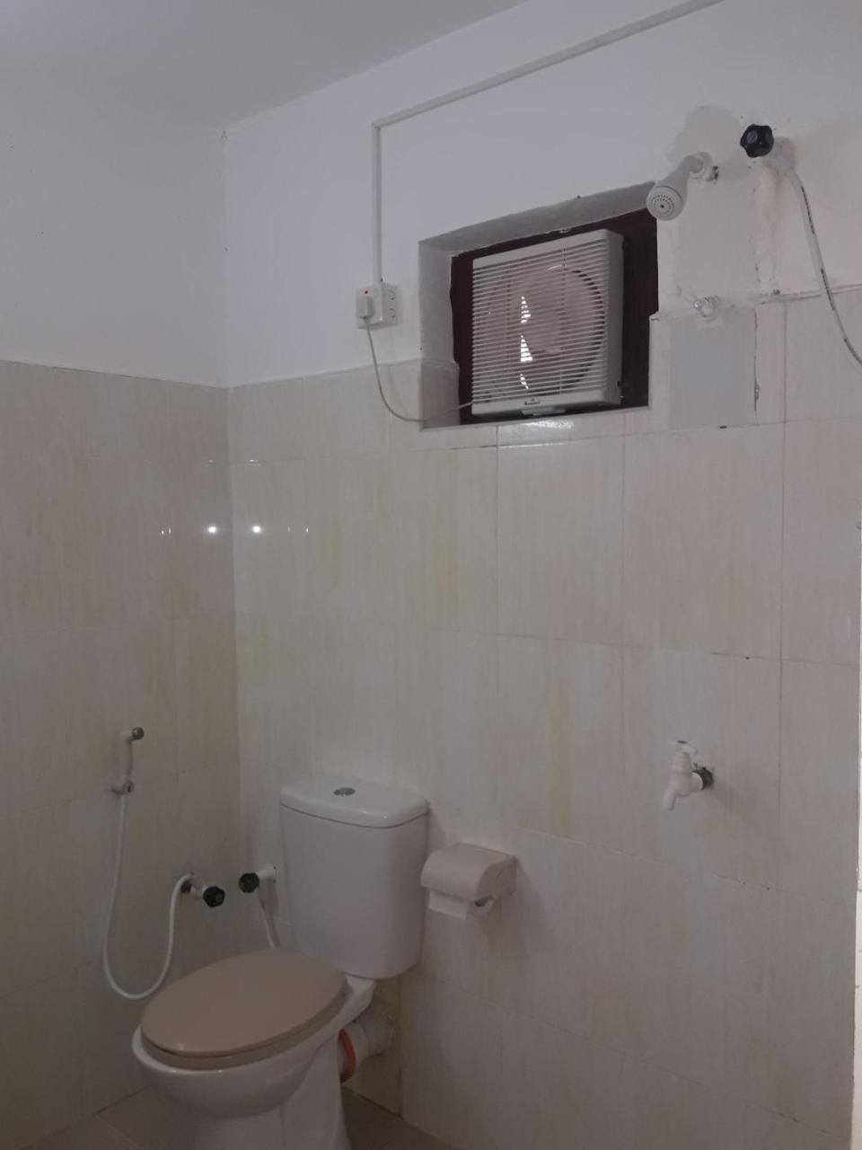 Hotel Blue Whale Jaffna Kültér fotó