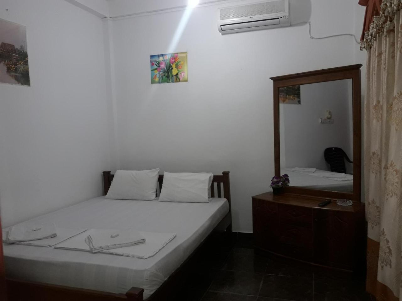 Hotel Blue Whale Jaffna Kültér fotó