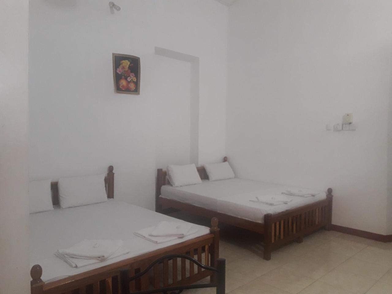 Hotel Blue Whale Jaffna Kültér fotó