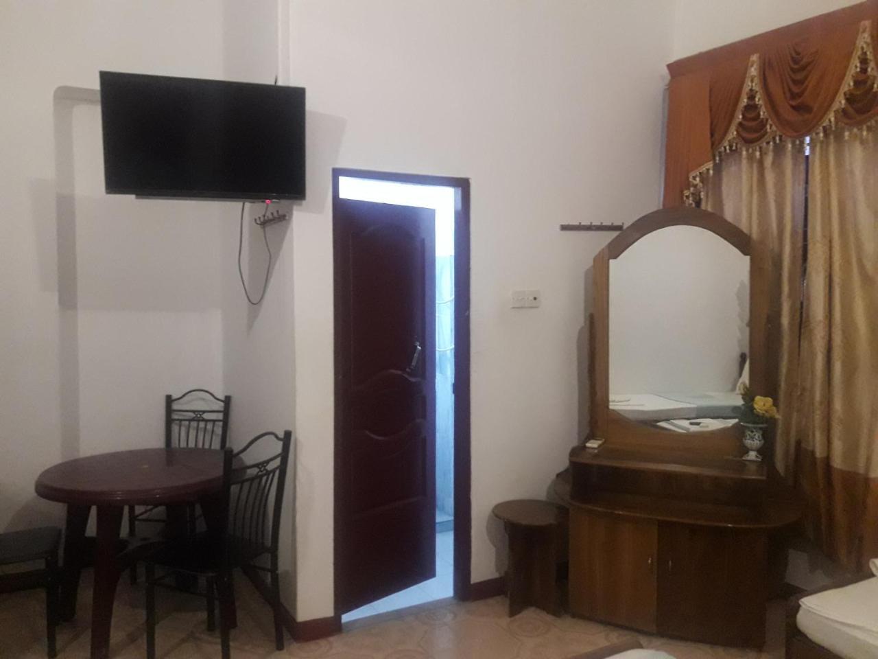Hotel Blue Whale Jaffna Kültér fotó