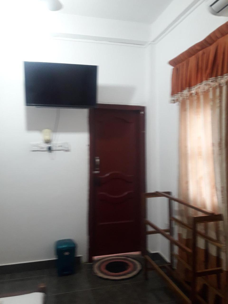 Hotel Blue Whale Jaffna Kültér fotó