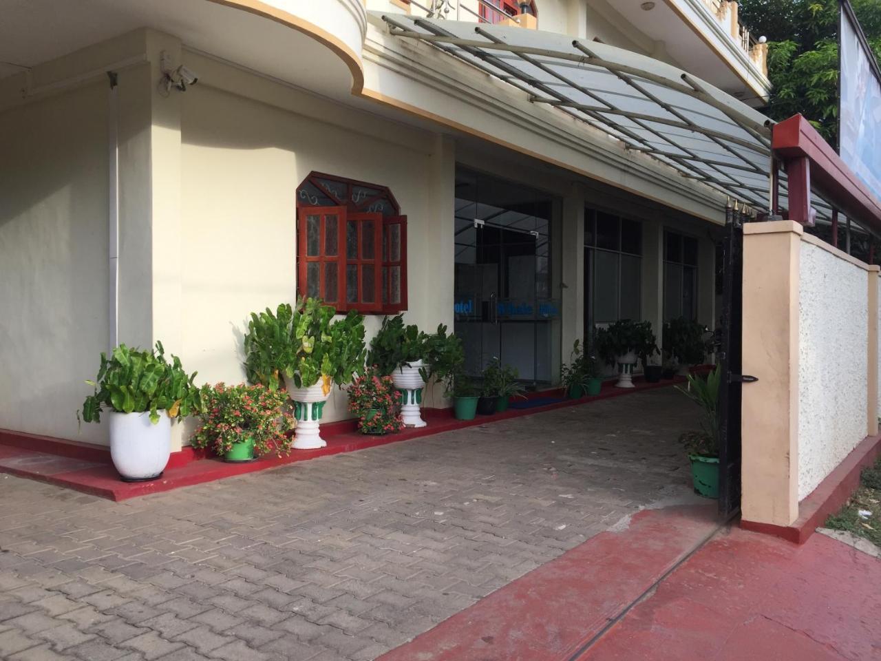 Hotel Blue Whale Jaffna Kültér fotó